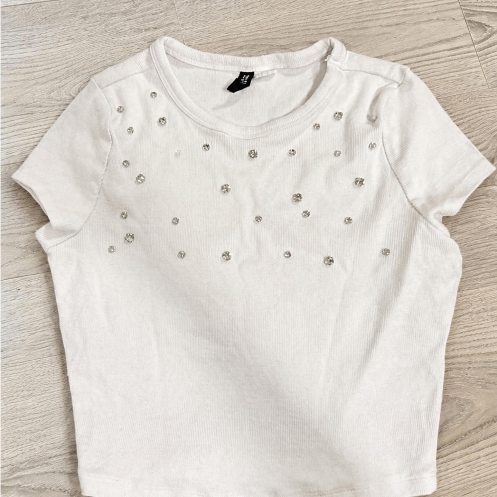 H&M White Short Sleeve Tee with Rhinestone Accents